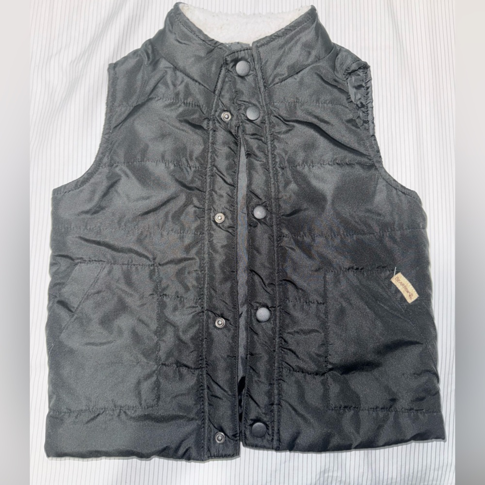 BearPaw Black Vest with Cream Sherpa Trim